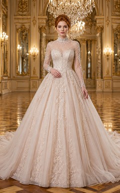 Vestido de novia de encaje y tul, estilo princesa, escote corazón, sin mangas, cola de capilla, con apliques.