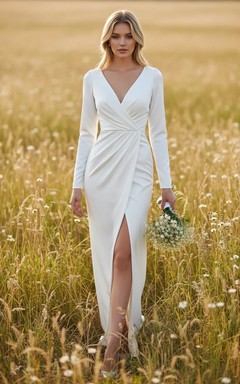 Robe de mariée fourreau simple à col en V, manches longues et fente