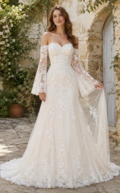 Robe de mariée bohème à épaules dénudées, manches longues cloche, dentelle florale, coupe trapèze, style court