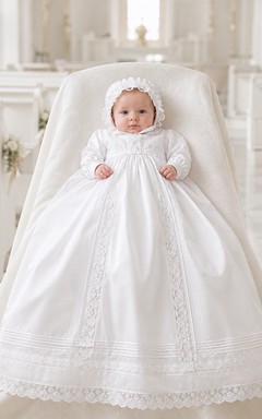 Klassisches Taufkleid im A-Linien-Stil mit langen Ärmeln aus Baumwolle und Spitze im Vintage-Stil
