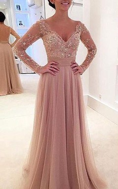 Elegante vestido de noche de manga larga con apliques de encaje y tul desmontable.