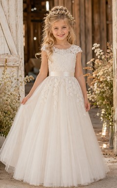 Rustikales Ballkleid aus Spitze und Tüll für Blumenmädchen