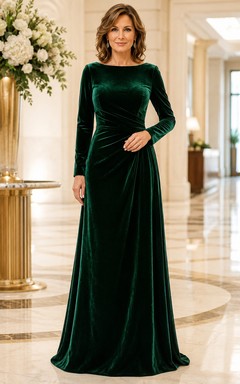 Dunkelgrünes, schulterfreies Samtkleid in A-Linie mit langen Ärmeln