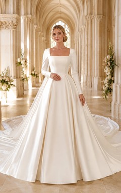 Robe de mariée longue à manches longues et col carré, en satin plissé, avec traîne cathédrale et dos couvert