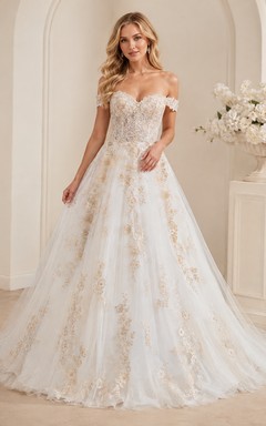 Romantisches Brautkleid in A-Linie mit vergoldeter Spitze, schulterfrei, kurzen Ärmeln und bodenlanger Schleppe