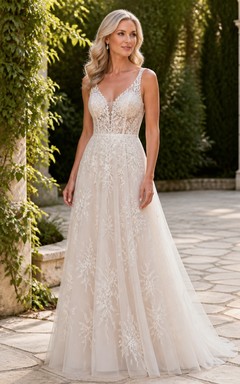 Robe de mariée bohème de plage, coupe trapèze, col en V, en tulle et dentelle appliquée