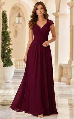 Burgunderrotes Chiffon-Abendkleid mit kurzen Ärmeln, V-Ausschnitt und bodenlang