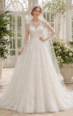 Vestido de novia de encaje con cola larga y corte en A