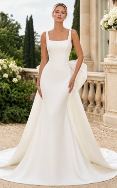 Satin-Hochzeitskleid im Meerjungfrauenstil mit eckigem Ausschnitt, ärmellos, Kapellenschleppe