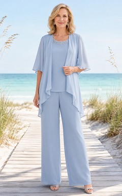 Himmelblauer, ätherischer Chiffon-Hosenanzug mit asymmetrischem Saum, weitem Bein, Ellbogenärmeln und Rundhalsausschnitt – perfekt für die Mutter der Braut.
