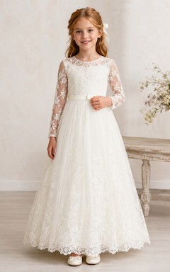 Kommunionkleid mit hohem Kragen, langen Illusionsärmeln und Spitze