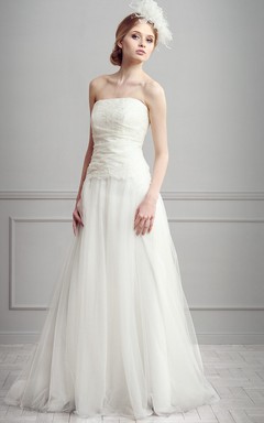 A-Linien-Brautkleid aus Tüll mit Applikationen, ärmellos, bodenlang, trägerlos