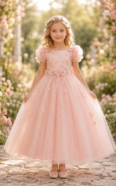 Robe de demoiselle d'honneur en dentelle rose poudré et tulle, coupe trapèze, col rond, longueur thé