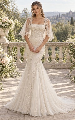 Robe de mariée sirène à col carré, manches papillon, dentelle florale et broderie de perles, traîne chapelle