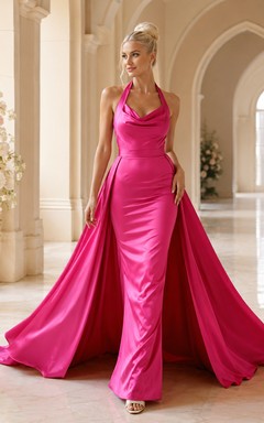 Robe de mariée fuchsia en satin fourreau dos nu à col châle et traîne courte