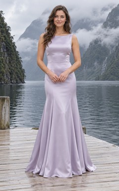 Schlichtes lavendelfarbenes, ärmelloses Brautkleid im Meerjungfrauenstil aus Satin mit U-Boot-Ausschnitt