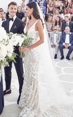 Sheath V-neck Plunged Backless Lace Applique Wedding Dress with Court Train