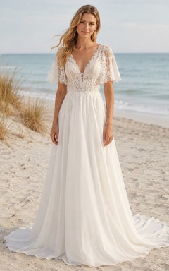 Strandhochzeitskleid aus Spitze und Tüll, A-Linie, V-Ausschnitt, kurze Ärmel, Schleppe