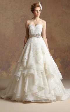 Sweetheart A-Line Ruffled Wedding Dress With Appliques And Bow
