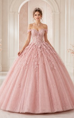 Lujoso vestido de fiesta largo hasta el suelo de encaje y tul con estampado floral rosa perla y escote corazón, ideal para quinceañeras.