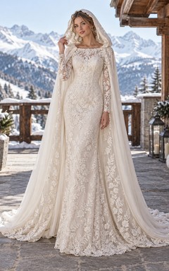 Vestido de novia tipo capa con capucha, escote barco y encaje floral, manga larga