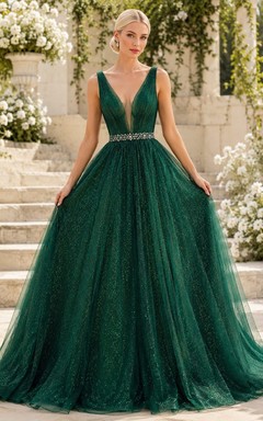 Vestido de gala sin mangas con escote en V y cola larga de tul color esmeralda