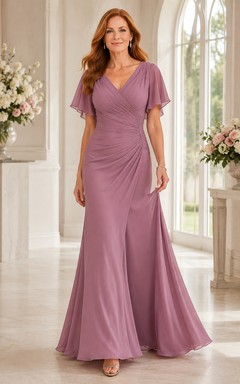 Robe MOB en jersey de mousseline mauve, coupe sirène, manches courtes, col V, longueur au sol, froncée