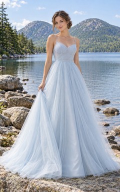 Vestido de novia largo hasta el suelo, de corte A, con tirantes finos, escote corazón, sin mangas, tul fruncido y cintura fruncida, color azul cielo.