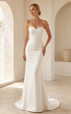 Brautkleid aus Stretch-Satin, ärmellos, mit Schleppe