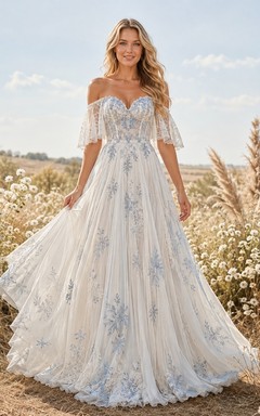 Staubblaues, böhmisches, schulterfreies A-Linien-Hochzeitskleid mit Blumenmuster und Spitze in A-Linie, bodenlang, im Landhausstil