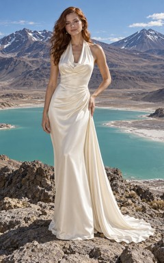Sencillo vestido de novia vintage de charmeuse con escote halter, cuello drapeado y drapeado lateral.