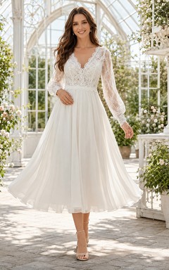 Vestido de novia bohemio de gasa con cuello en V y mangas largas, largo hasta la rodilla, estilo jardín.