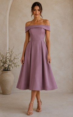 Mauvefarbenes, schulterfreies, teelanges Brautjungfernkleid aus Satin