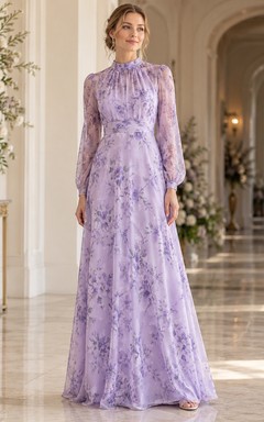 Vestido de dama de honor de gasa de corte A, largo hasta el suelo, con cuello alto y estampado floral lavanda y cuello alto.