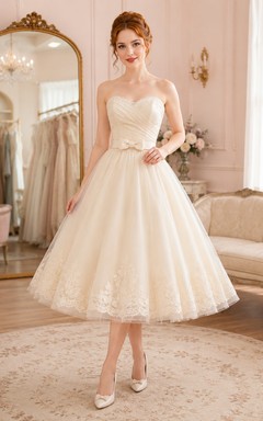 Vintage Teelänge, trägerloses Brautkleid mit Herzausschnitt, plissierter Spitze und Tüll in A-Linie
