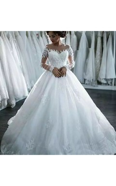 Vestido de novia de princesa con cola de encaje y tul, corte A, estilo princesa.