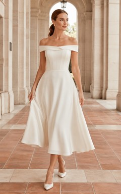 Robe de mariée vintage western à épaules dénudées, manches courtes, en satin, coupe trapèze, longueur thé, idéale pour un mariage à la mairie