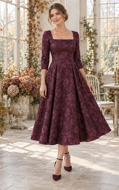 Vestido de invitada de tafetán de largo midi con estampado floral jacquard burdeos y mangas tres cuartos