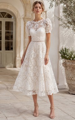 Robe de mariée vintage en dentelle à col montant et manches bouffantes illusion, style bateau