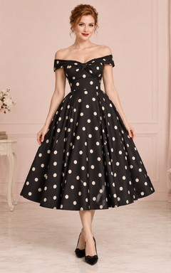 Schwarzes, tailliertes Vintage-Abendkleid in Teelänge mit Polka-Dots und schulterfreiem Schnitt