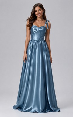 Satin-Abendkleid in Stahlblau, Spaghettiträger, bodenlanges A-Linien-Kleid mit Herzausschnitt, Schleife(n) und Falten