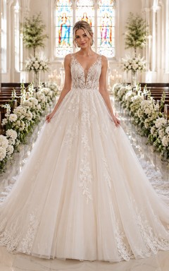 Vestido de novia de encaje y tul, estilo princesa, escote corazón, sin mangas, cola de capilla, con apliques.