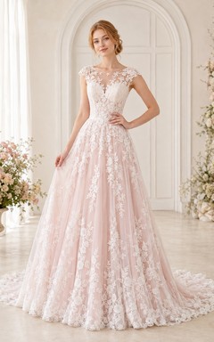 Robe de mariée rose poudré à col bateau en V, manches courtes et dentelle florale, coupe trapèze, encolure bateau et manches courtes