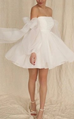 Robe de soirée courte blanche à épaules dénudées