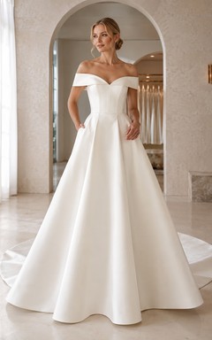 Robe de mariée de style chapelle, minimaliste, en satin plissé et à épaules dénudées