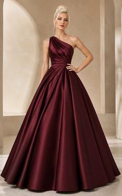 Burgunderrotes, schulterfreies, gerafftes Satin-Ballkleid, bodenlang, modern
