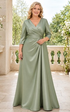 Elegantes, bodenlanges Mutterkleid aus salbeifarbenem Satin in großen Größen mit V-Ausschnitt, Dreiviertelärmeln und drapiertem A-Linien-Schnitt
