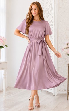 Einfaches, kurzärmeliges, lässiges Kleid mit Rundhalsausschnitt und Teelänge in A-Linie