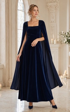 Vestido de invitada azul marino oscuro con cuello cuadrado y mangas largas tipo capa de terciopelo