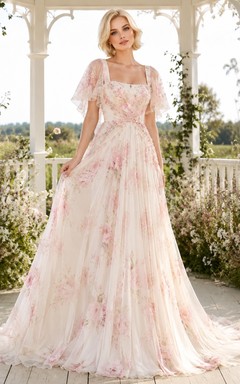 Rosafarbenes, bodenlanges Chiffon-Hochzeitskleid mit eckigem Ausschnitt, kurzen Ärmeln und A-Linien-Schnitt sowie floralem Gartenmuster